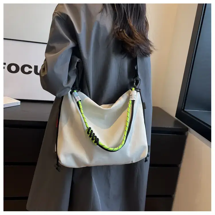 Women's Large Capacity Korean Style Shoulder Crossbody Bag — feature 23