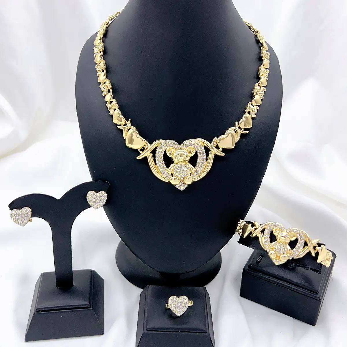 Gold Heart Chain Necklace Set for Women - Image 9