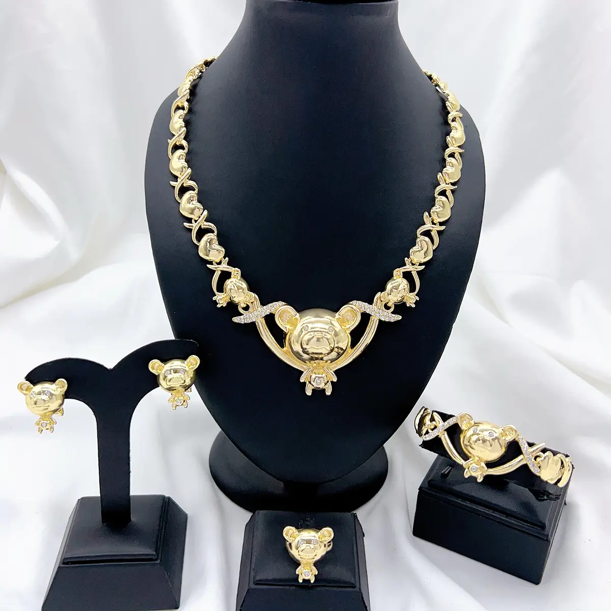 Gold Heart Chain Necklace Set for Women - Image 11