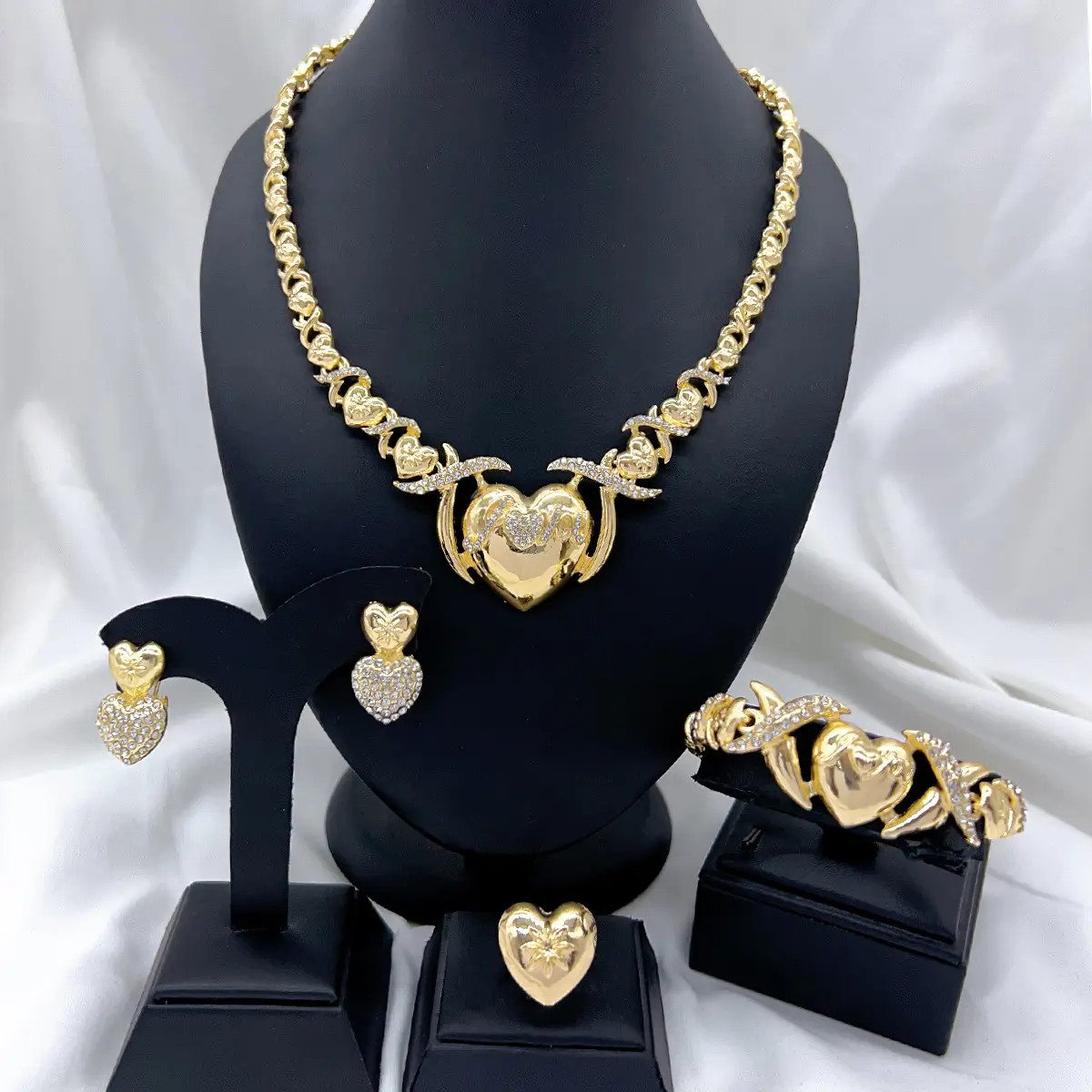 Gold Heart Chain Necklace Set for Women - Image 4