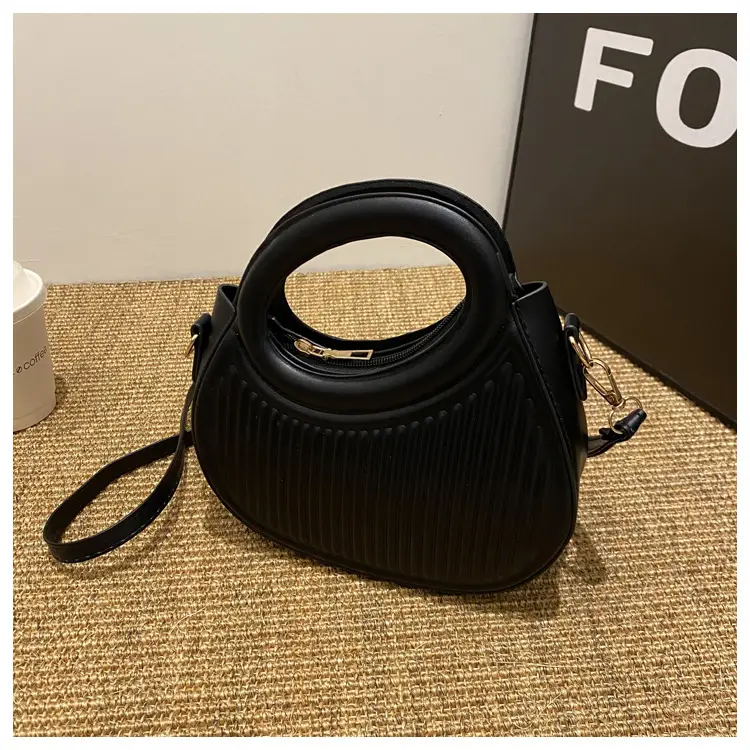 Red Vintage Women's Shoulder Bag with Crossbody Strap - Image 4