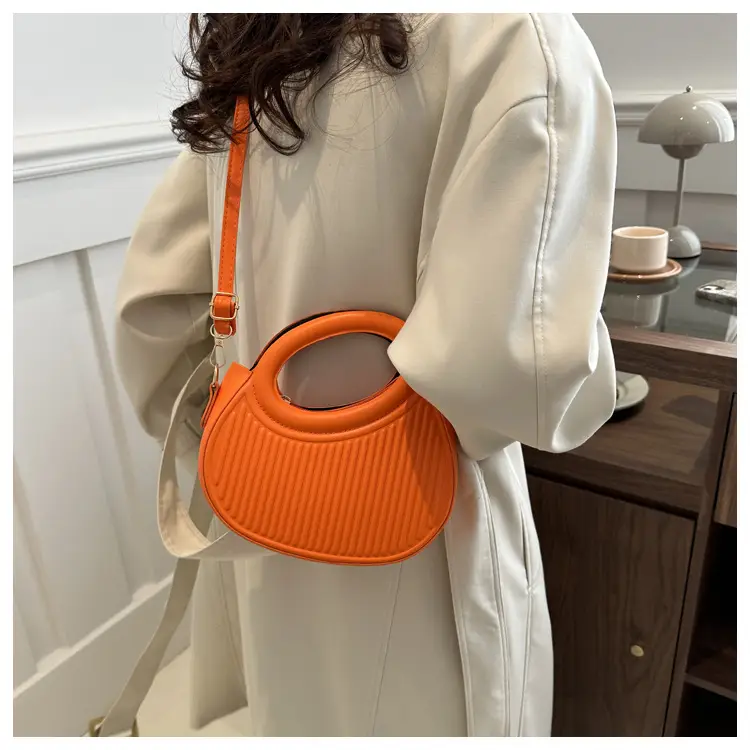 Red Vintage Women's Shoulder Bag with Crossbody Strap — feature 14