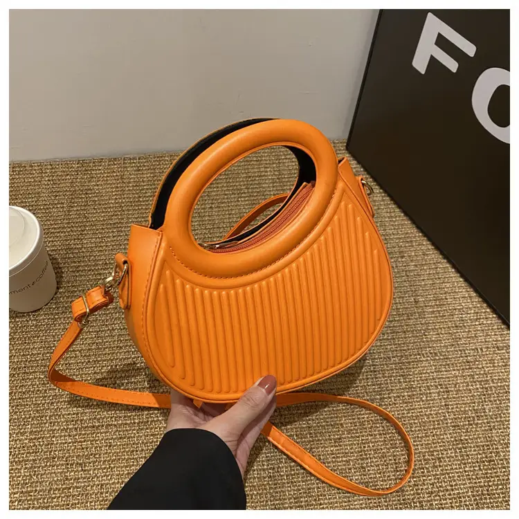 Red Vintage Women's Shoulder Bag with Crossbody Strap — feature 25