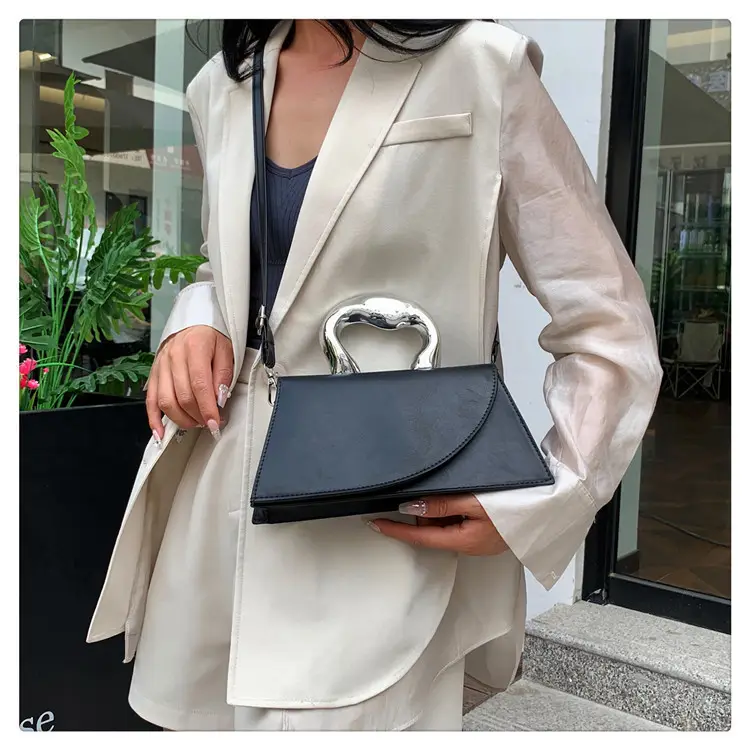 Black Korean-style Crossbody Bag for Women 2024 — feature 37