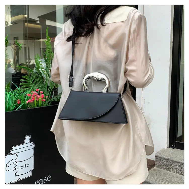 Black Korean-style Crossbody Bag for Women 2024 — feature 39