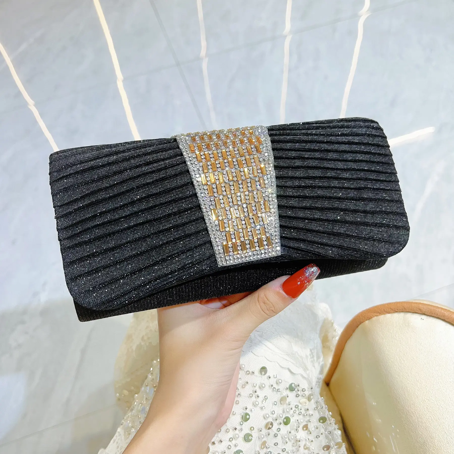Diamond-encrusted Women's Rhinestone Crossbody Bag - Image 5