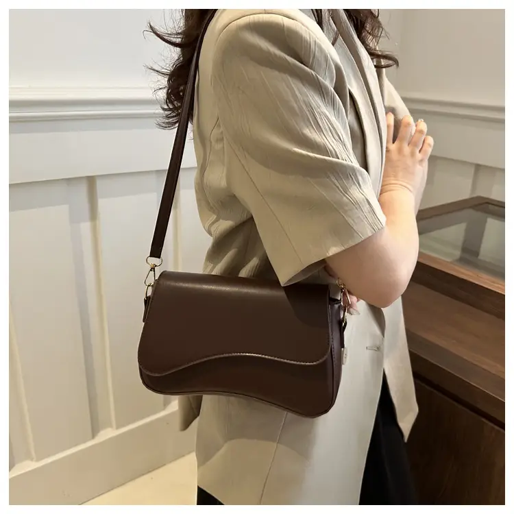 Black Crossbody Bag with Gold Chain for Women — feature 13