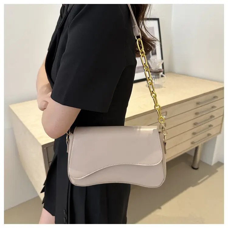 Black Crossbody Bag with Gold Chain for Women — feature 15