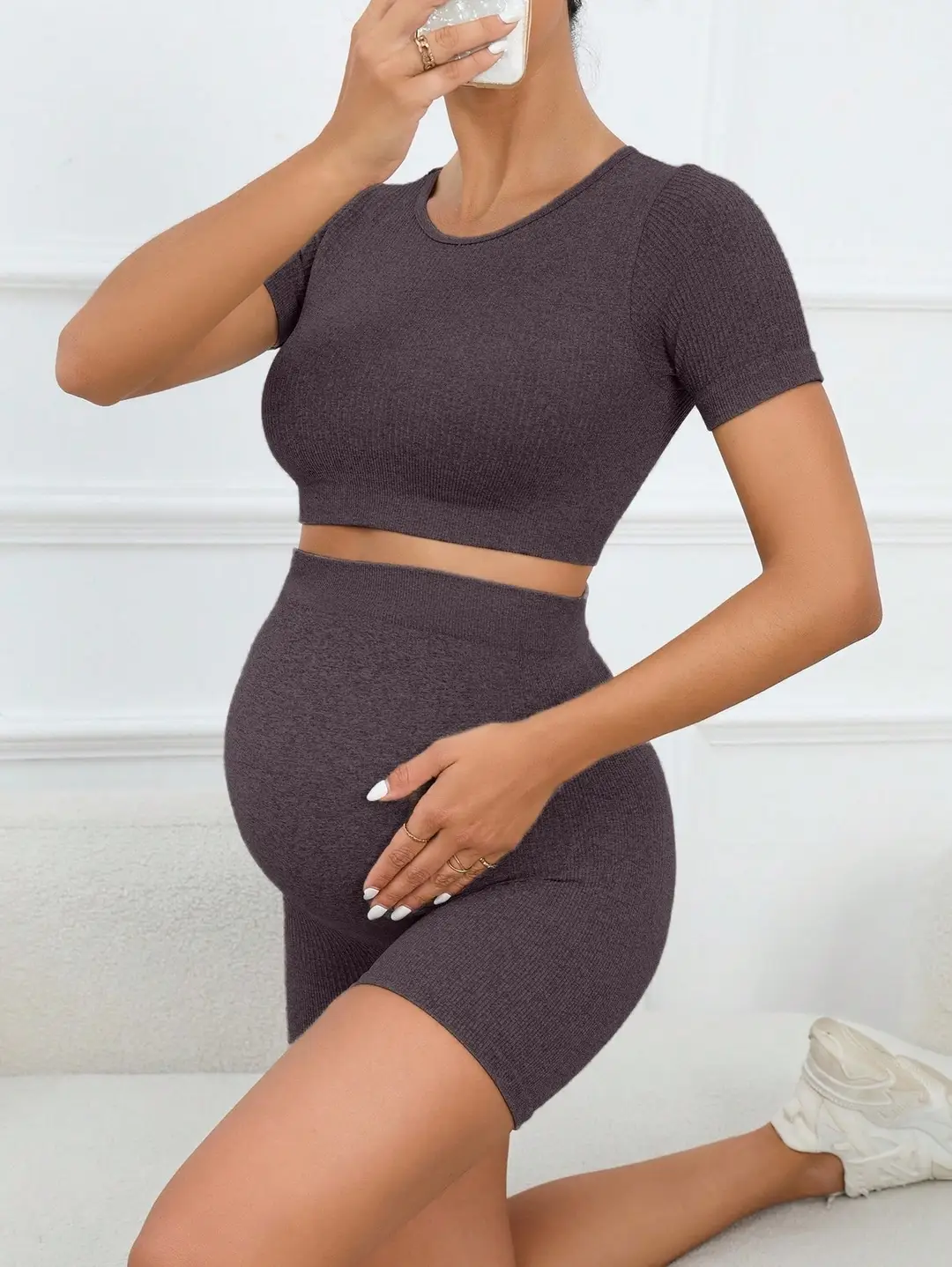 Maternity Sports Suit Peach Butt Shorts Short-Sleeved Seamless Knitted Breathable Quick-Drying Yoga Pants Maternity Yoga Clothes — feature 30