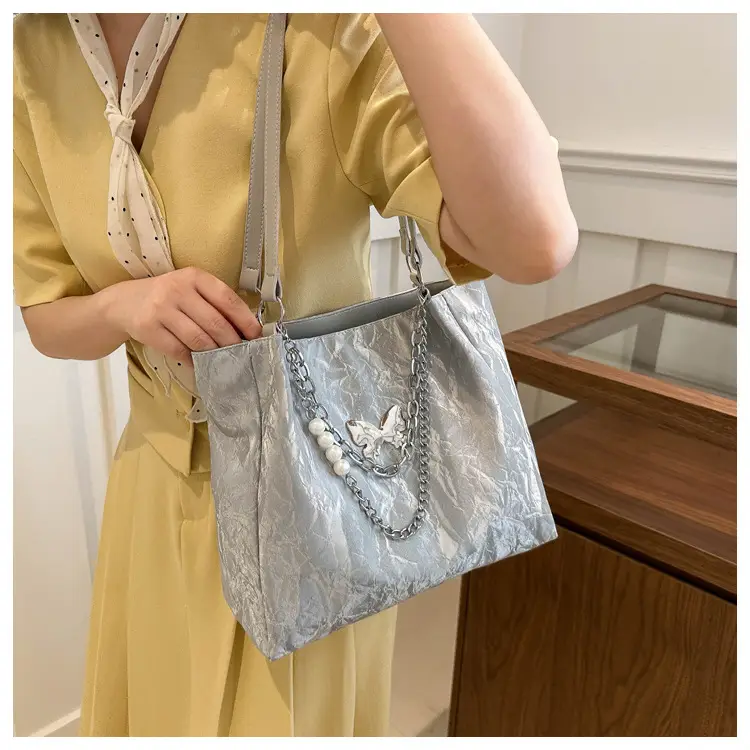 Light Blue Chain Tote Bag for Women College Students — feature 21