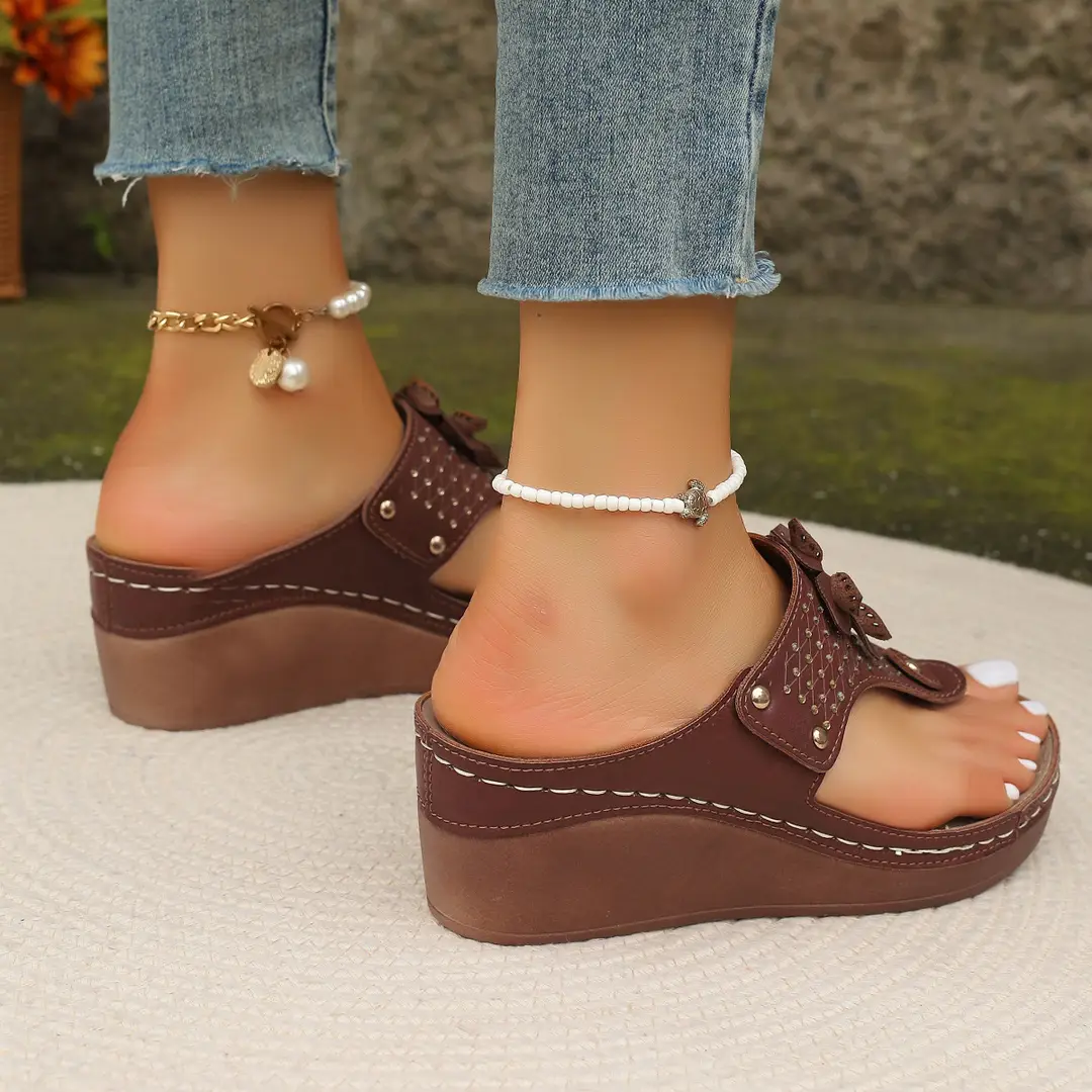 2024 Summer Cross-Border Foreign Trade Thick-Soled Wedge-Heeled Large-Size Slippers Flip-Flops Platform-Soled Casual Fashion Versatile Women's Shoes