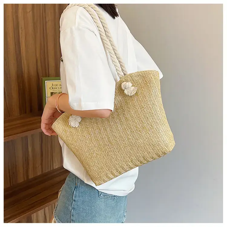 Straw Tote Bag Large Capacity Women Shoulder Tote — feature 2