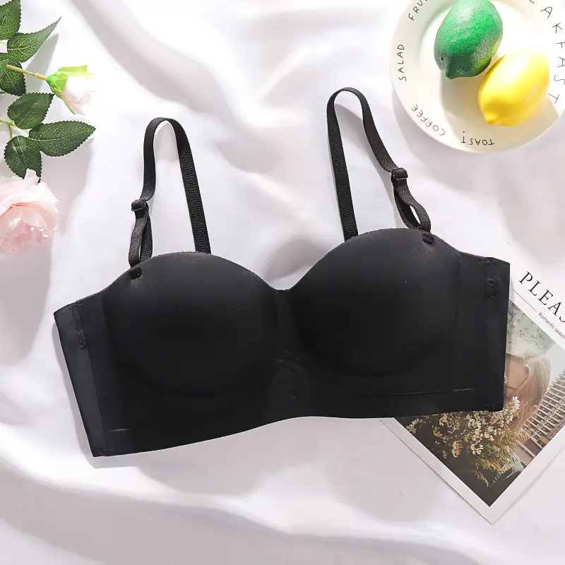 Black Traceless Detachable Strap Bra for Women - Image 4