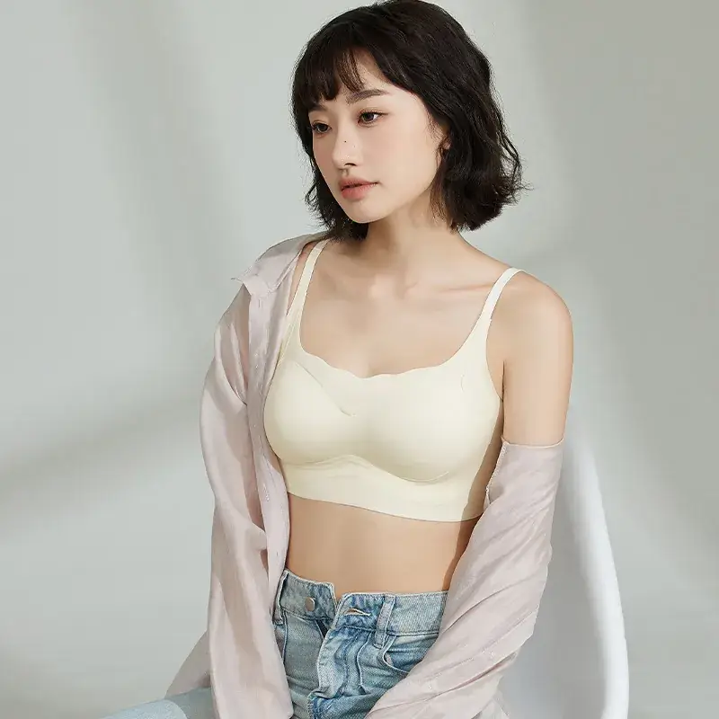 Women's White Shockproof Sports Bra with Fixed Cup Design