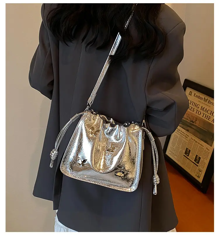 Black Korean Style Pleated Bucket Bag for Women — feature 1