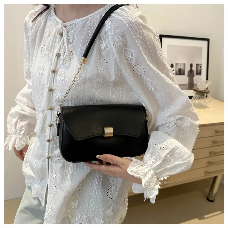 Women's Tan Leather Shoulder Bag with Chain Strap - Image 6