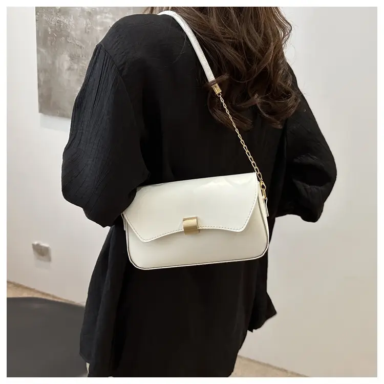 Women's Tan Leather Shoulder Bag with Chain Strap — feature 11