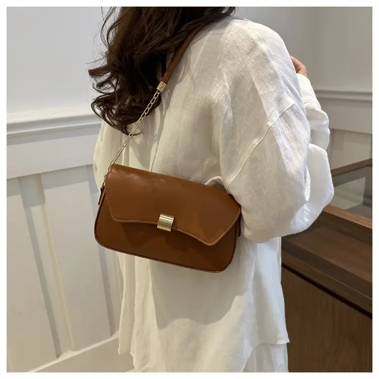 Women's Tan Leather Shoulder Bag with Chain Strap — feature 15