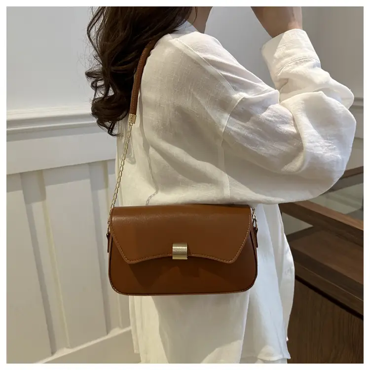 Women's Tan Leather Shoulder Bag with Chain Strap — feature 16