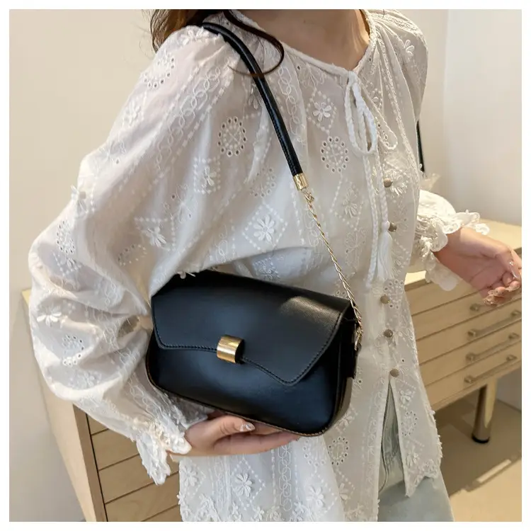 Women's Tan Leather Shoulder Bag with Chain Strap — feature 18