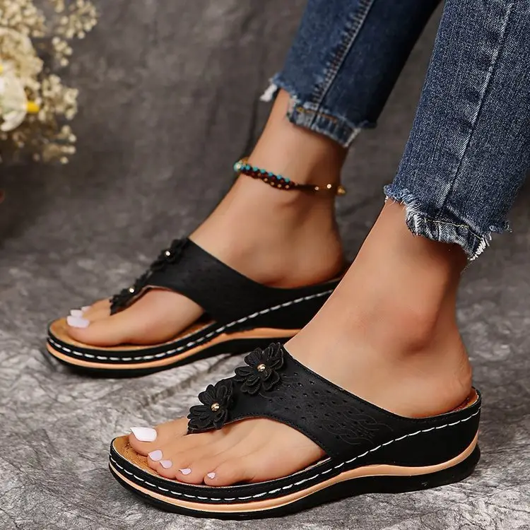 2024 Summer Cross-border Export Thick-soled Wedge-heeled Large Size Slippers Flip-flops Platform Sole Casual Fashion Versatile Women's Shoes — feature 3