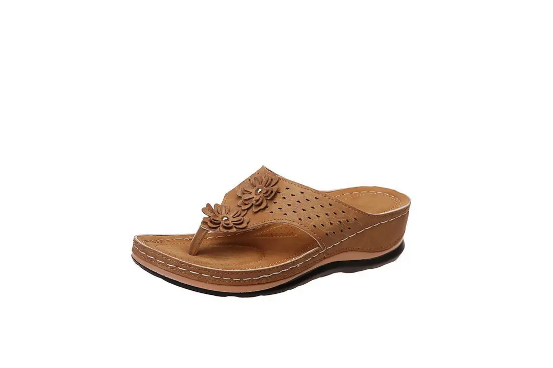 2024 Summer Cross-border Export Thick-soled Wedge-heeled Large Size Slippers Flip-flops Platform Sole Casual Fashion Versatile Women's Shoes — feature 7