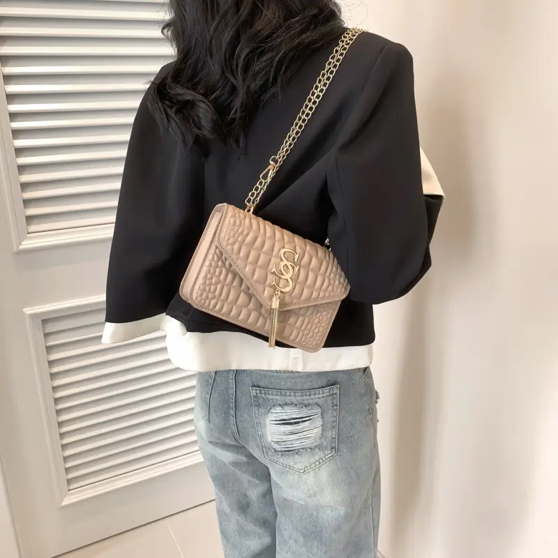 Women's Beige Croc Patch Chain Shoulder Bag - Image 9