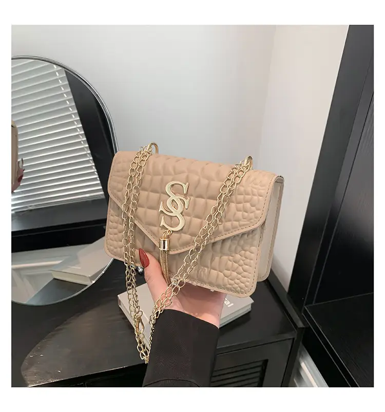 Women's Beige Croc Patch Chain Shoulder Bag - Image 4