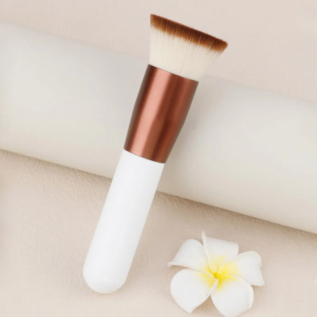 Pink Flat Head Makeup Brush for Foundation & Powder — feature 2