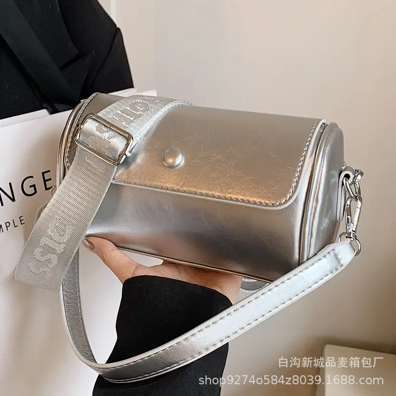 Women French Niche Crossbody Bag Cream Gold 2026 - Image 7