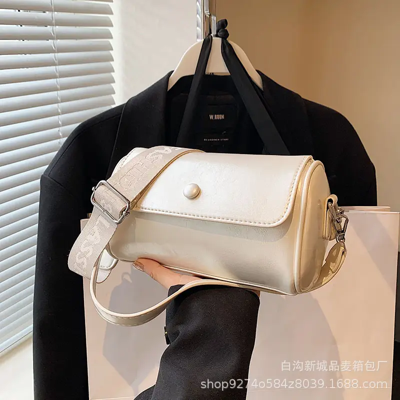 Women French Niche Crossbody Bag Cream Gold 2026 - Image 3