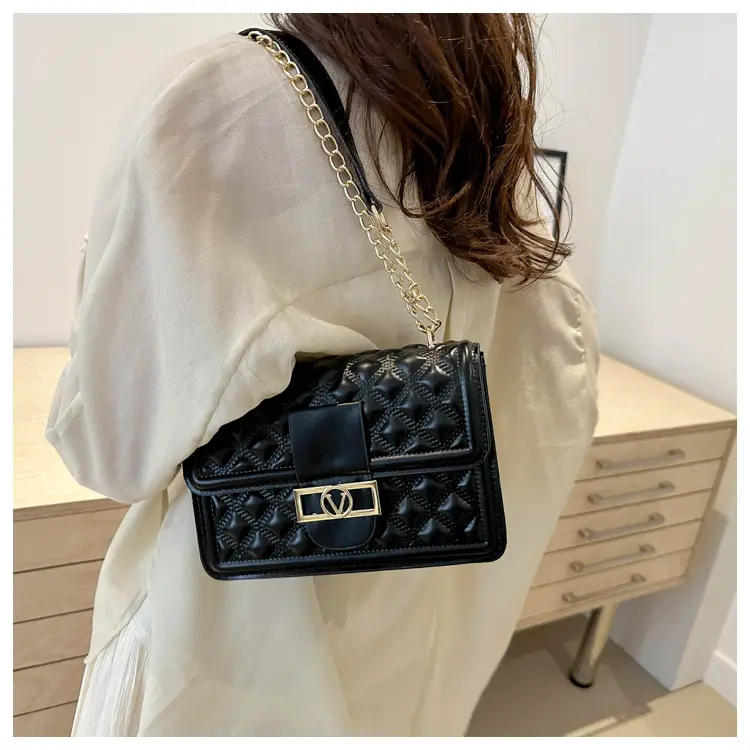 White Rhombic Chain Shoulder Bag for Women - Image 8