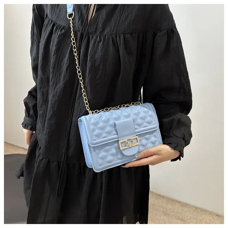 White Rhombic Chain Shoulder Bag for Women - Image 9