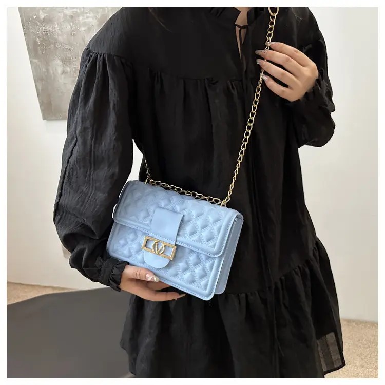 White Rhombic Chain Shoulder Bag for Women — feature 11