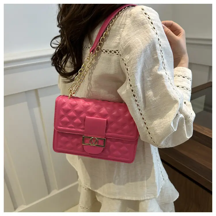 White Rhombic Chain Shoulder Bag for Women — feature 16