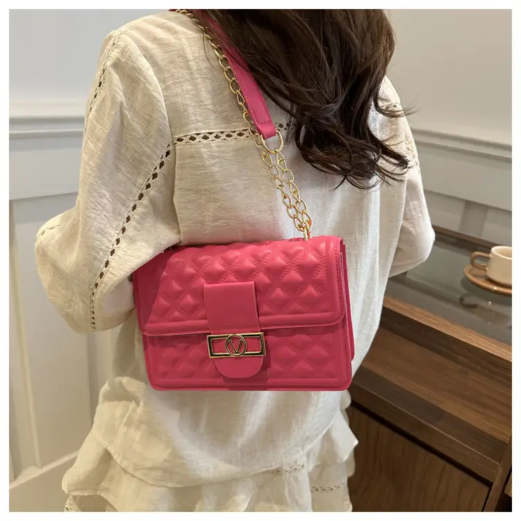 White Rhombic Chain Shoulder Bag for Women — feature 17