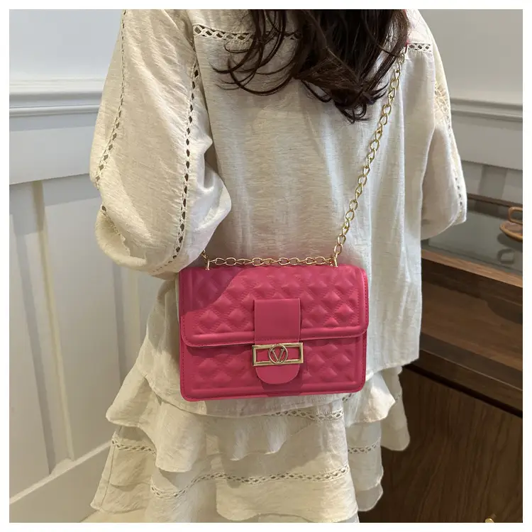 White Rhombic Chain Shoulder Bag for Women — feature 18