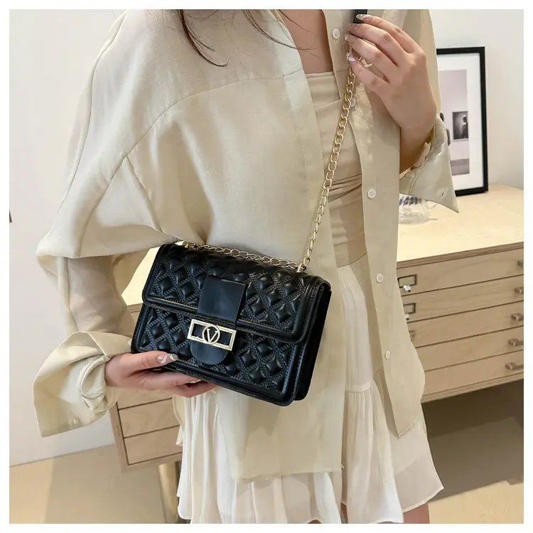 White Rhombic Chain Shoulder Bag for Women — feature 21