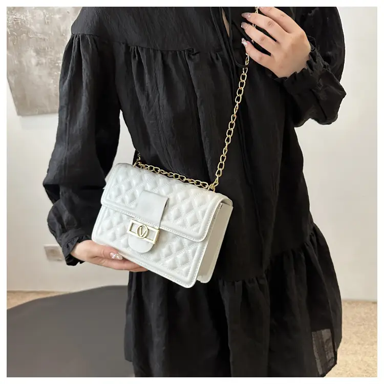 White Rhombic Chain Shoulder Bag for Women — feature 24