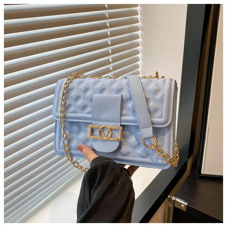 White Rhombic Chain Shoulder Bag for Women - Image 3