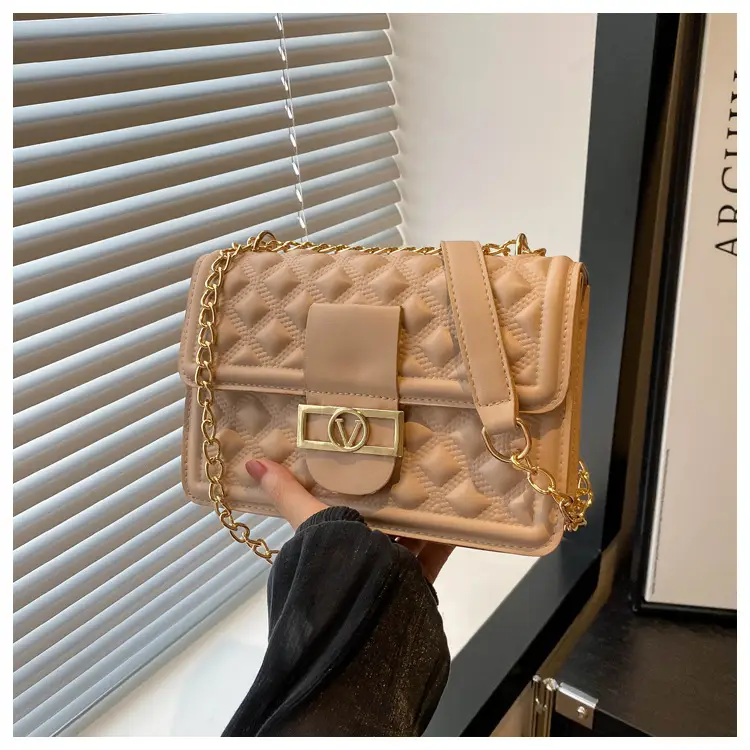 White Rhombic Chain Shoulder Bag for Women - Image 4