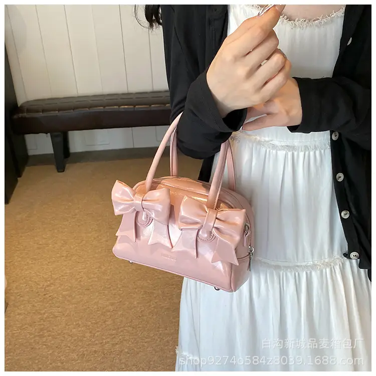 Red Bow Shoulder Bag for Women 2026 — feature 12