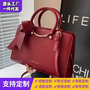 Silver Korean Style Textured Shoulder Bag for Women — feature 7