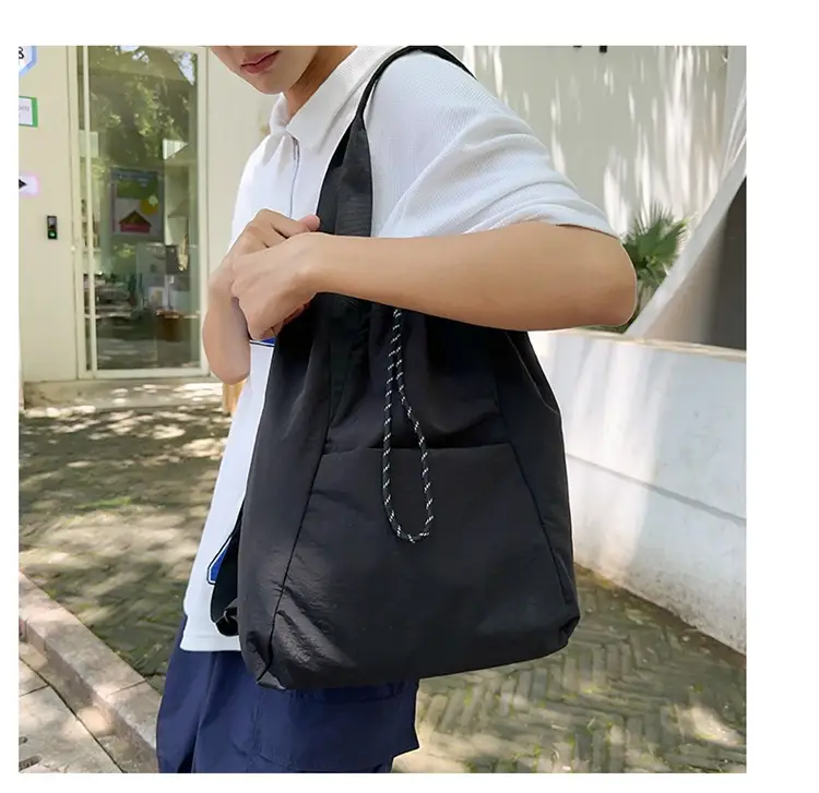 Korean Style Large Capacity Nylon Shoulder Bag — feature 9