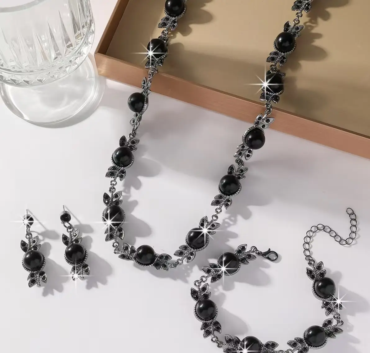Luxury Pearl Necklace Set for Women with Clavicle & Bracelet — feature 11