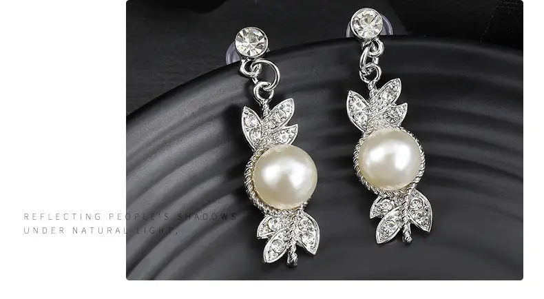Luxury Pearl Necklace Set for Women with Clavicle & Bracelet — feature 12