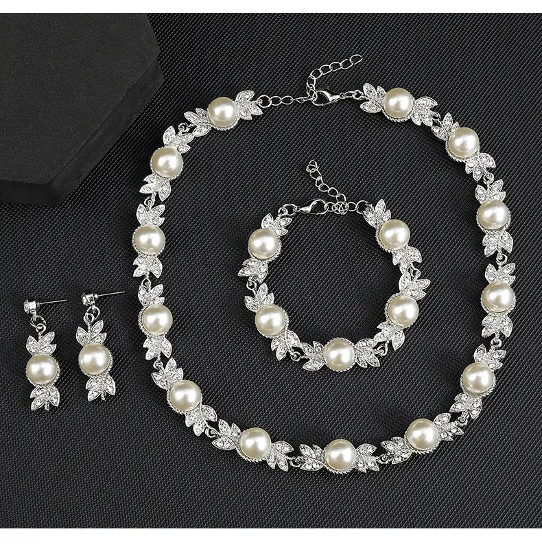 Luxury Pearl Necklace Set for Women with Clavicle & Bracelet — feature 13