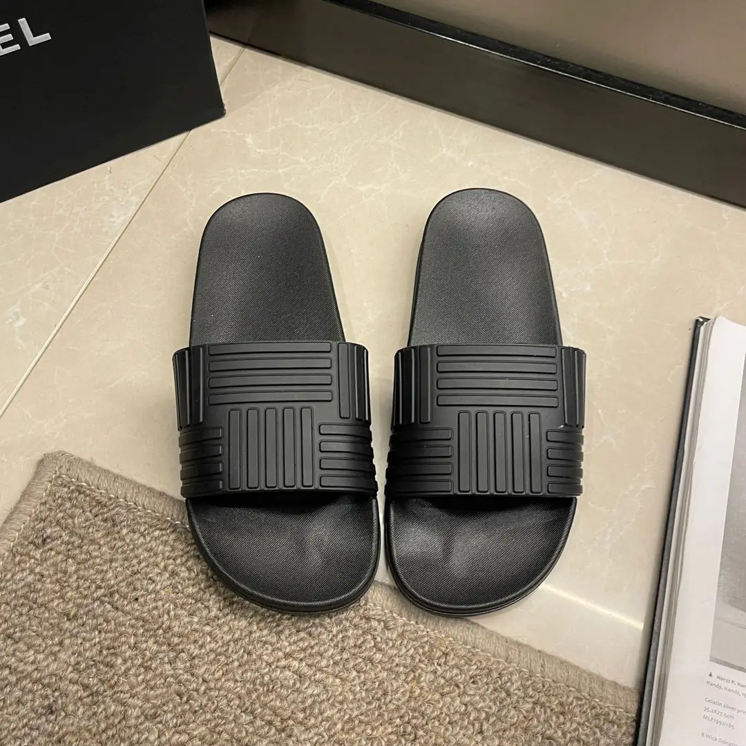 2024 New Internet Celebrant Thick Bottom Outer Wear Korean Style Fashionable Couple Slippers Women's Home Bathroom Beach Slippers Men's - Image 6