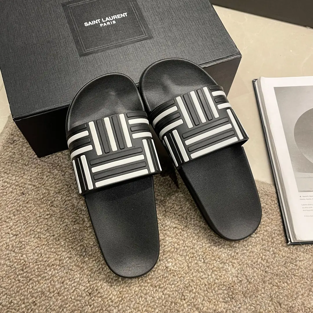 2024 New Internet Celebrant Thick Bottom Outer Wear Korean Style Fashionable Couple Slippers Women's Home Bathroom Beach Slippers Men's - Image 2
