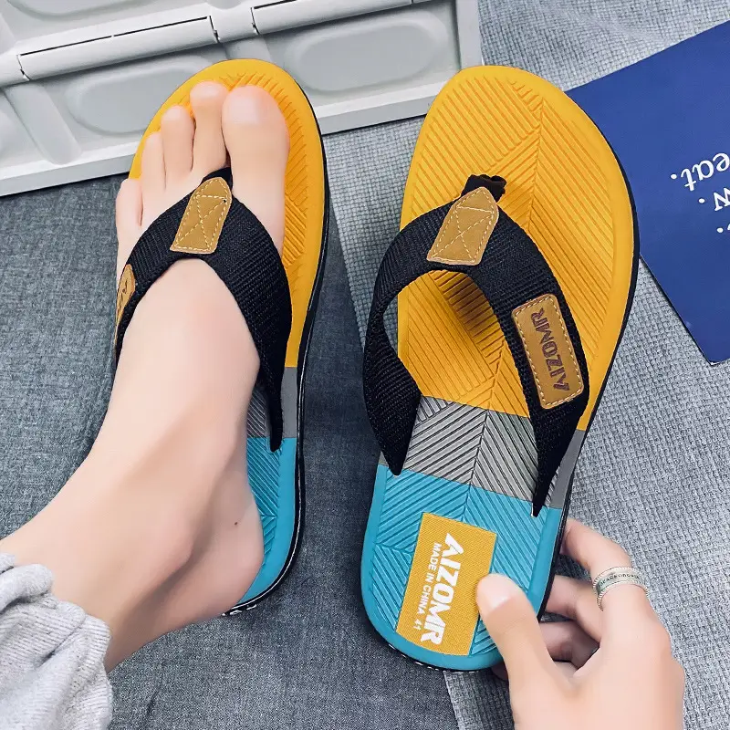 Cool Road Men's Trendy Flip-Flops Summer Home Outdoor Men's Sandals Non-Slip Wear-Resistant Soft-Soled Beach Shoes